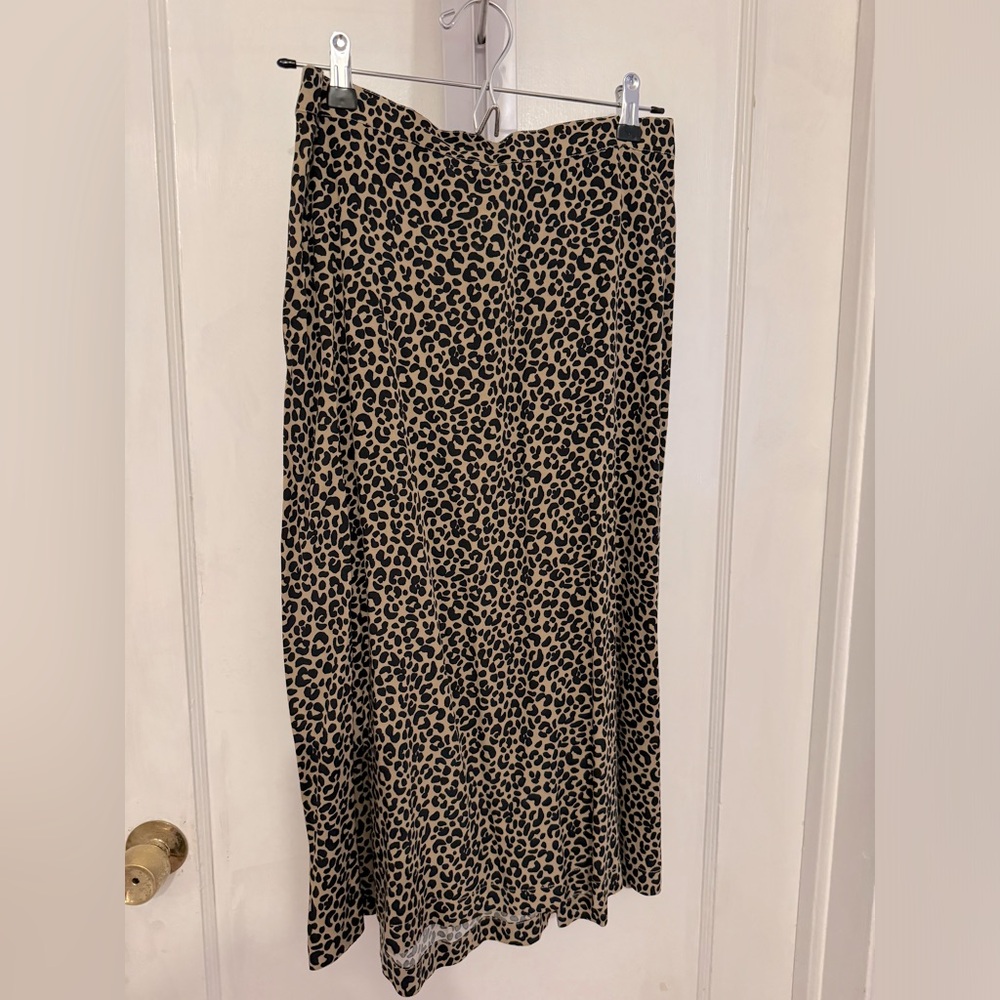 Leopard print midi skirt